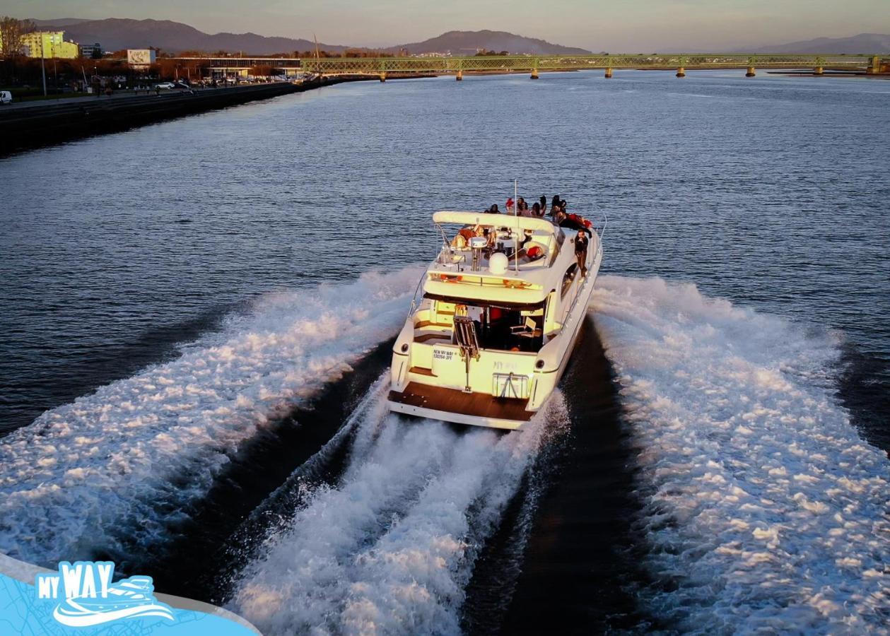 Barco No Coracao Da Cidade - Iate De 5 Estrelas เวียนา โด กัสเตโล ภายนอก รูปภาพ