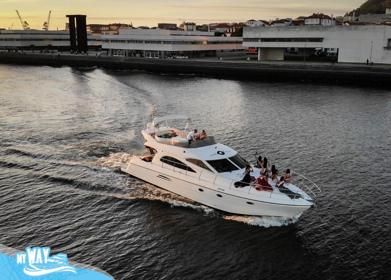Barco No Coracao Da Cidade - Iate De 5 Estrelas เวียนา โด กัสเตโล ภายนอก รูปภาพ