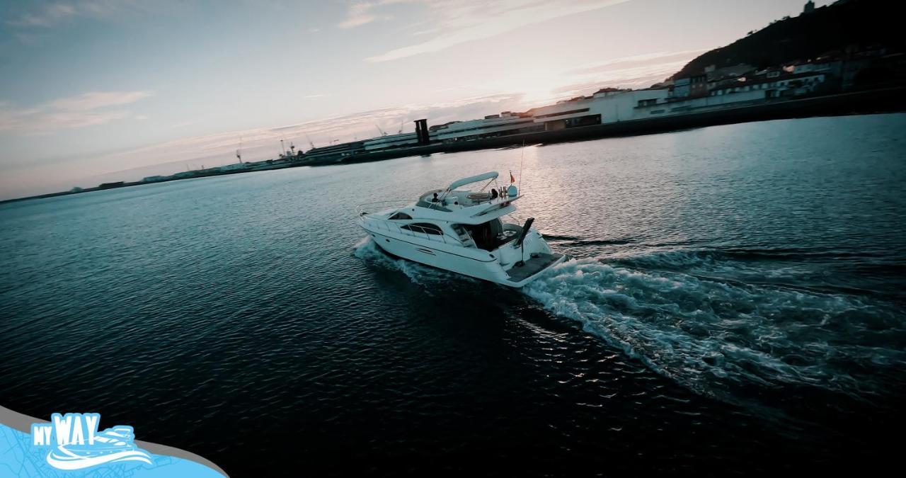 Barco No Coracao Da Cidade - Iate De 5 Estrelas เวียนา โด กัสเตโล ภายนอก รูปภาพ