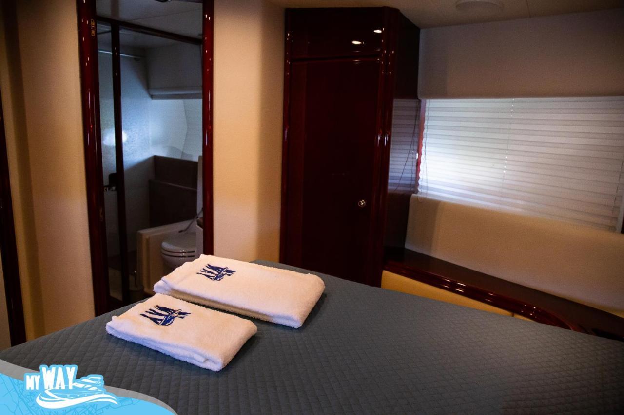 Barco No Coracao Da Cidade - Iate De 5 Estrelas เวียนา โด กัสเตโล ภายนอก รูปภาพ